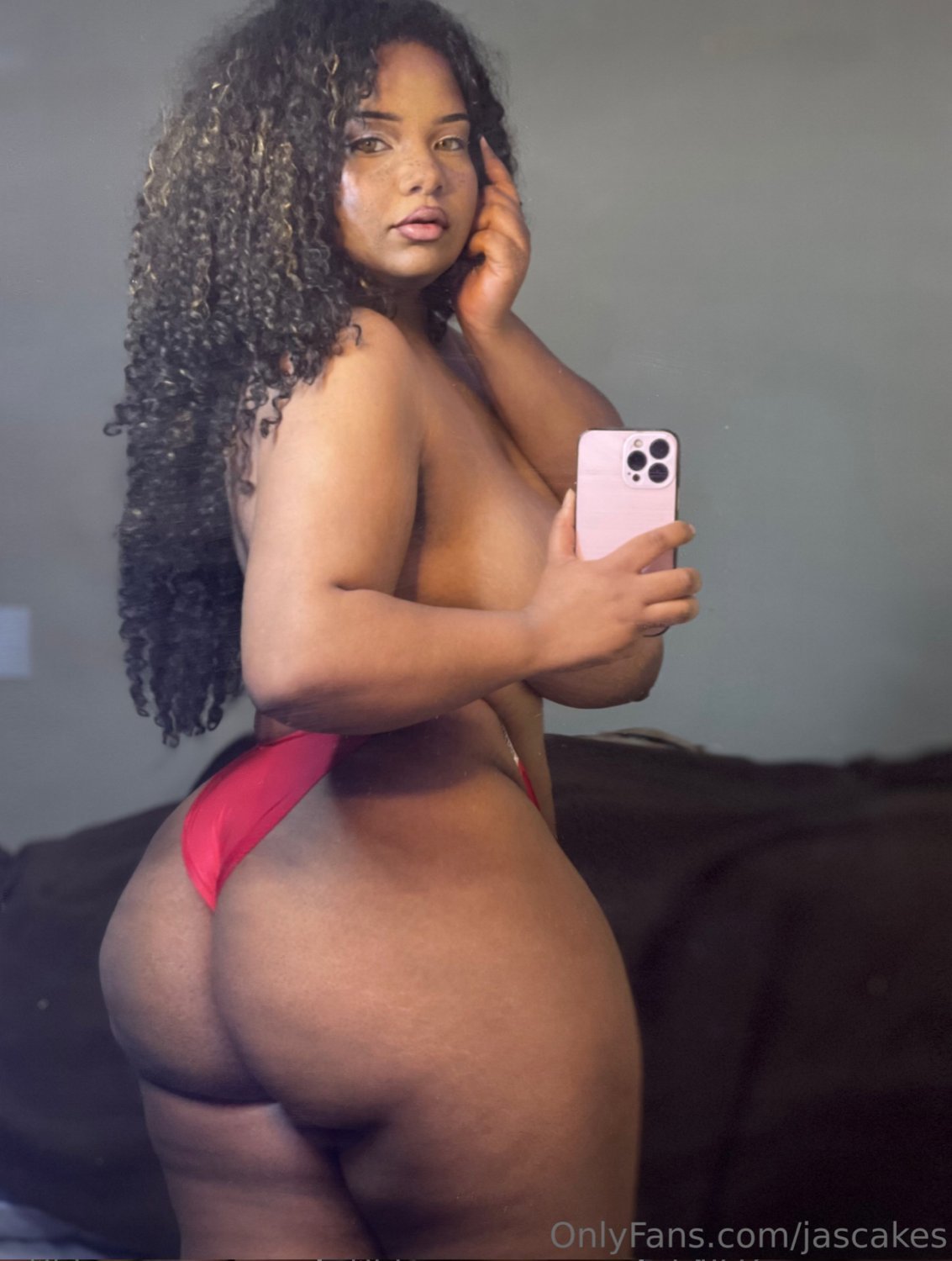 She’s so thick #9tC3YYiq