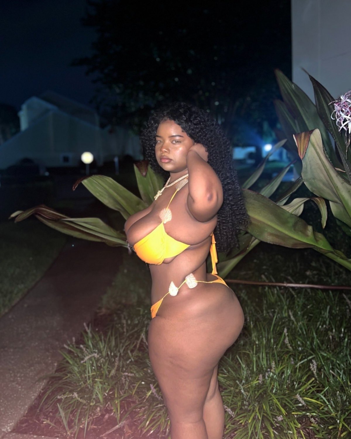 She’s so thick #9xI4Zbjf