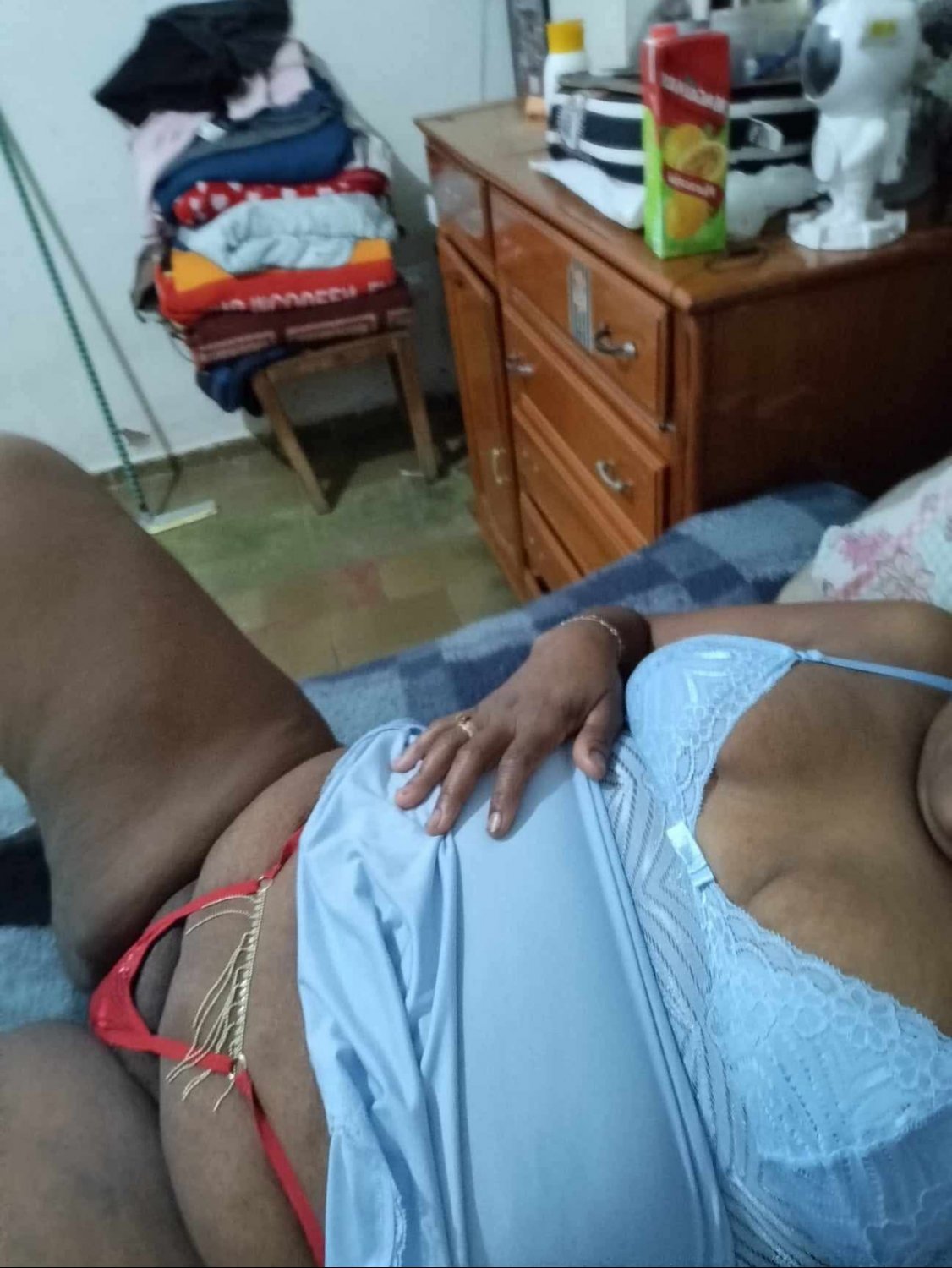 #coroa safada mostrando a buceta grande #QzokyY0V