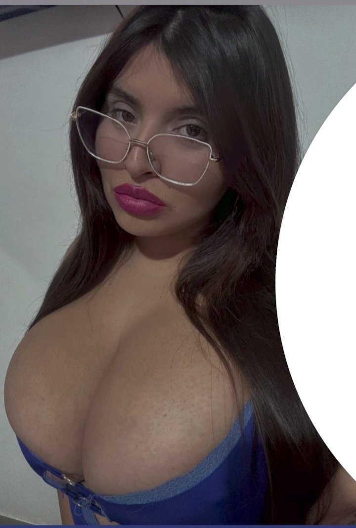 Necesito morbosear esta tetonaa con alguien por favor, necesito que las morboseemos juntos!! #PCHvAp2E